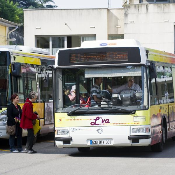 Vienne France TAD Mobilité RATP Dev L'va Vienne France TAD Mobilité RATP Dev L'va