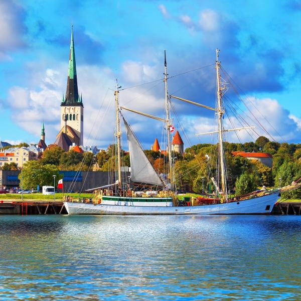 Tallinn, Estonia, bus sightseeing tour, Extrpolitan